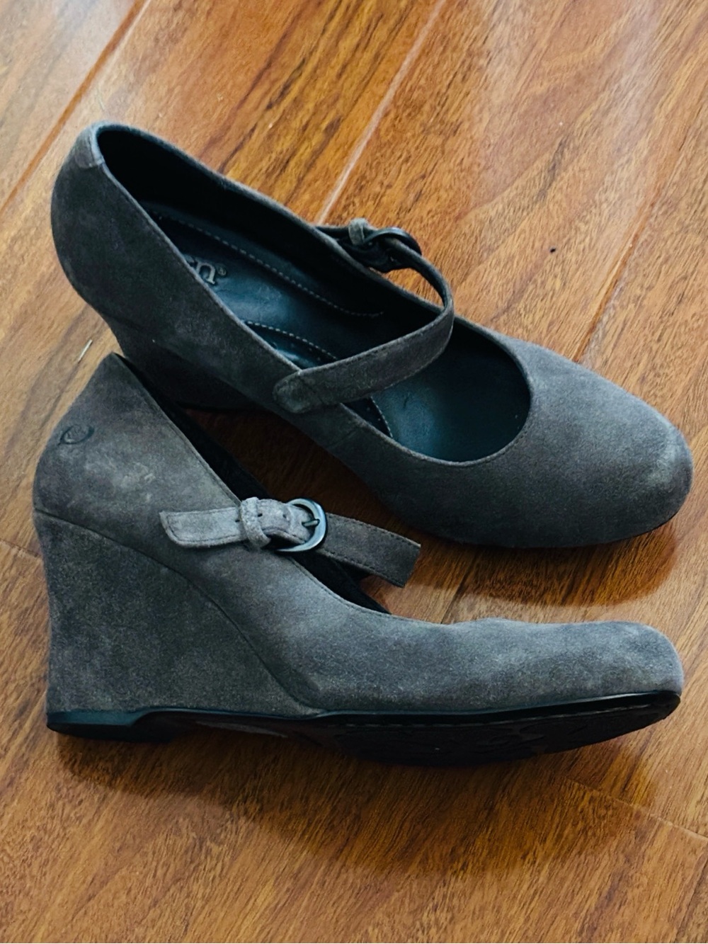 Born Jordana Mary Jane Suede Leather Wedge Heels Size 9 Gray